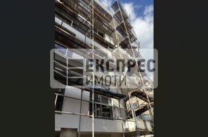 В строеж Тристаен апартамент, Погреби