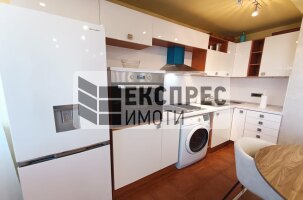 Обзаведен Тристаен апартамент, Окръжна болница