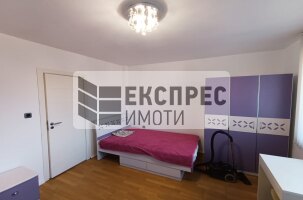 Обзаведен Тристаен апартамент, Окръжна болница