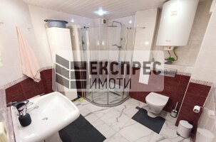 Обзаведен Тристаен апартамент, Окръжна болница