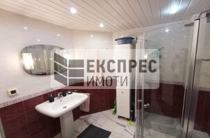 Обзаведен Тристаен апартамент, Окръжна болница