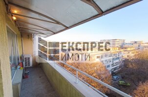 Обзаведен Тристаен апартамент, Окръжна болница