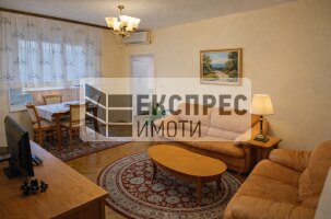  2 bedroom apartment, Farmers' Market