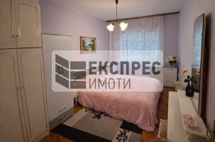  2 bedroom apartment, Farmers' Market