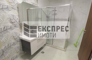 Полуобзаведен Тристаен апартамент, м-т Траката