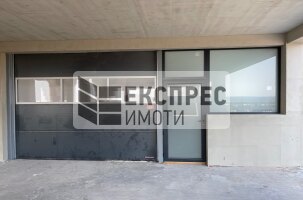 Търговско Помещение Търговско помещение, Владислав Варненчик