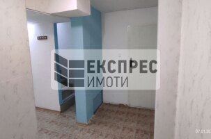  Gewerbeflächen, Farmers' Market