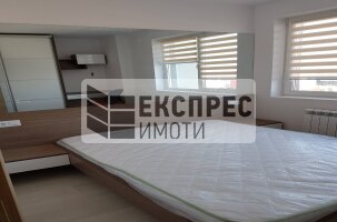 Нов, Луксозно Обзаведен Тристаен апартамент, Студентски град