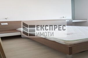 Нов, Луксозно Обзаведен Тристаен апартамент, Студентски град