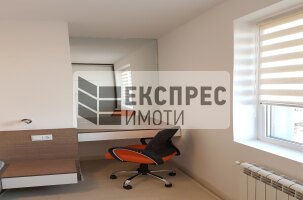 Нов, Луксозно Обзаведен Тристаен апартамент, Студентски град