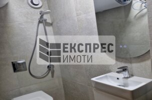 Нов, Луксозно Обзаведен Тристаен апартамент, Дървеница