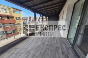 Нов, Луксозно Обзаведен Тристаен апартамент, Дървеница