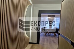 Нов, Луксозно Обзаведен Тристаен апартамент, Дървеница