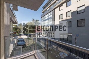 Обзаведен Тристаен апартамент, Окръжна болница