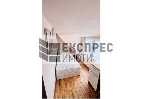 Обзаведен, Тристаен апартамент, Окръжна болница