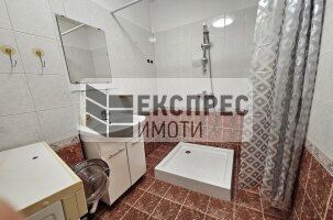 Обзаведен Тристаен апартамент, Окръжна болница