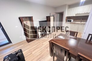 Neu, Möbliert 1 Schlafzimmer Wohnung, Center