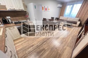 Neu, Möbliert 1 Schlafzimmer Wohnung, Center