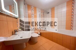 Neu, Möbliert 1 Schlafzimmer Wohnung, Center