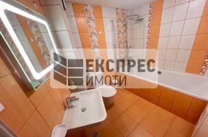 Neu, Möbliert 1 Schlafzimmer Wohnung, Center