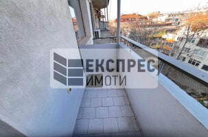 Обзаведен Тристаен апартамент, Център