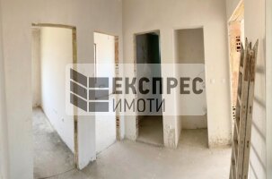  Тристаен апартамент, м-т Траката