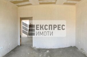  Тристаен апартамент, м-т Траката