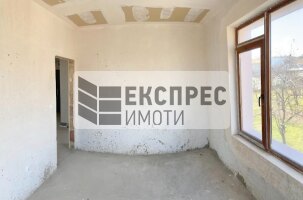  Тристаен апартамент, м-т Траката