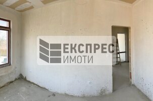  Тристаен апартамент, м-т Траката