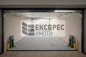 ЗА ДВЕ КОЛИ Гараж, Център