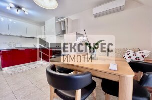 Обзаведен с две бани Тристаен апартамент, Окръжна болница