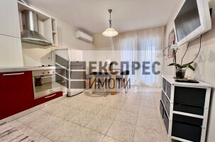 Обзаведен с две бани Тристаен апартамент, Окръжна болница