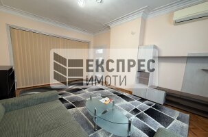 Обзаведен Двустаен апартамент, Център