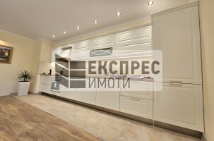 Нов, Луксозно, Обзаведен Тристаен апартамент, Общината