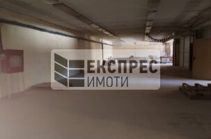  Warenhaus, Asparuhovo