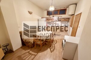 Обзаведен Четиристаен апартамент, Колхозен пазар