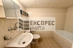 Обзаведен Четиристаен апартамент, Колхозен пазар