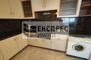 ОБЗАВЕДЕН Тристаен апартамент, Спортна зала