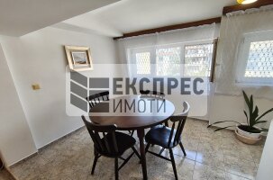 ОБЗАВЕДЕН Тристаен апартамент, Спортна зала