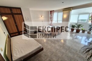 ОБЗАВЕДЕН Тристаен апартамент, Спортна зала