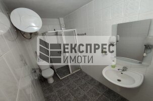 ОБЗАВЕДЕН Тристаен апартамент, Спортна зала