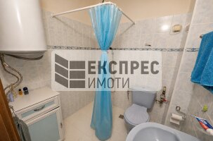 Обзаведен Тристаен апартамент, Червен площад