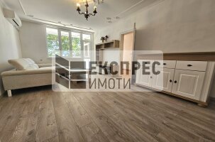 Обзаведен Тристаен апартамент, Лятно кино Тракия