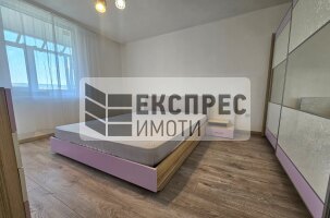 Обзаведен Тристаен апартамент, Лятно кино Тракия