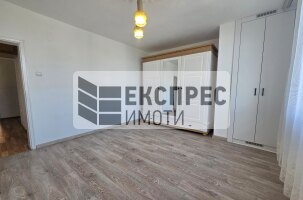 Обзаведен Тристаен апартамент, Лятно кино Тракия