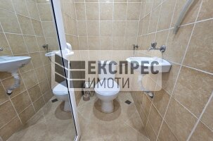 Обзаведен Тристаен апартамент, Лятно кино Тракия