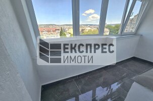 Обзаведен Тристаен апартамент, Лятно кино Тракия