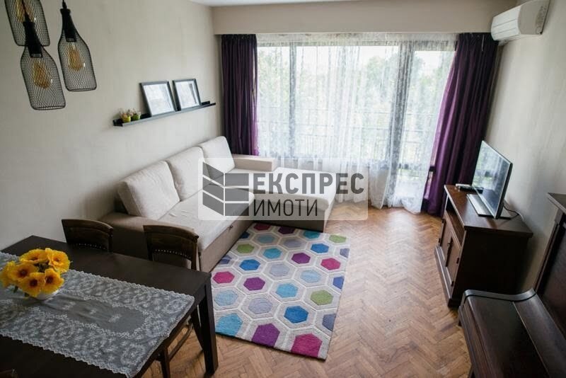 Furnished 2 Schlafzimmer Wohnung