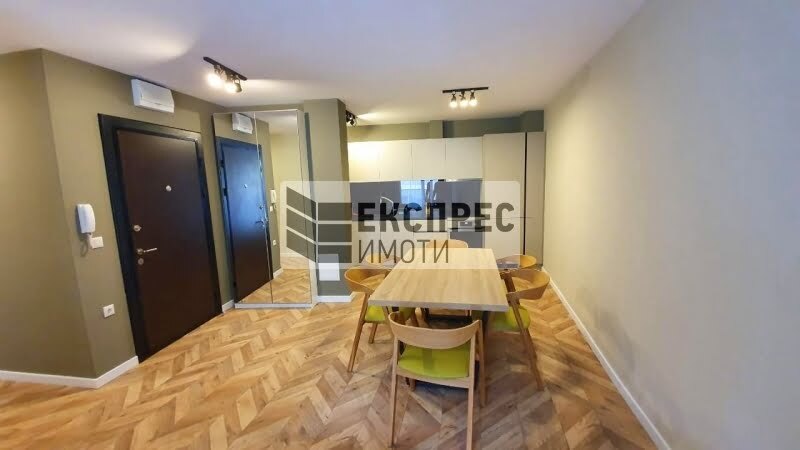 Нов, Луксозно, Обзаведен Тристаен апартамент