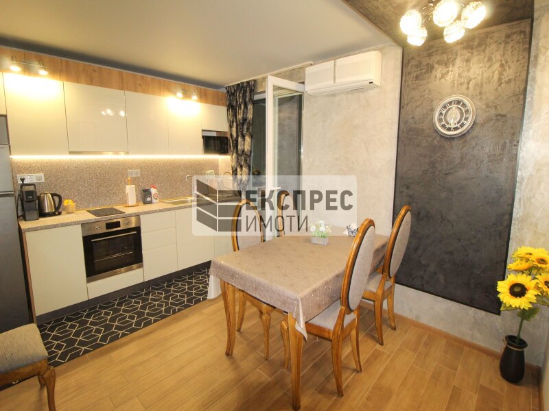Neu, Möbliert, Luxuriös 1 Schlafzimmer Wohnung